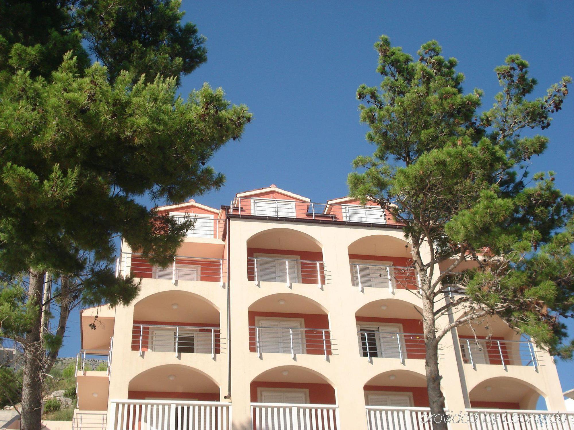 Apartments Villa Amalia Omis Exterior photo